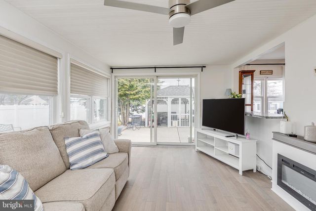 91 WILBUR HENRY DR, Florence, NJ 08518