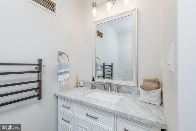 91 WILBUR HENRY DR, Florence, NJ 08518