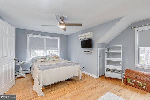 91 WILBUR HENRY DR, Florence, NJ 08518