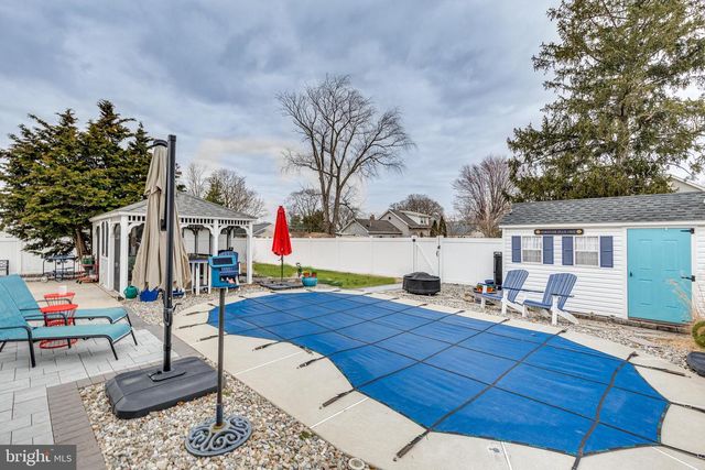 91 WILBUR HENRY DR, Florence, NJ 08518