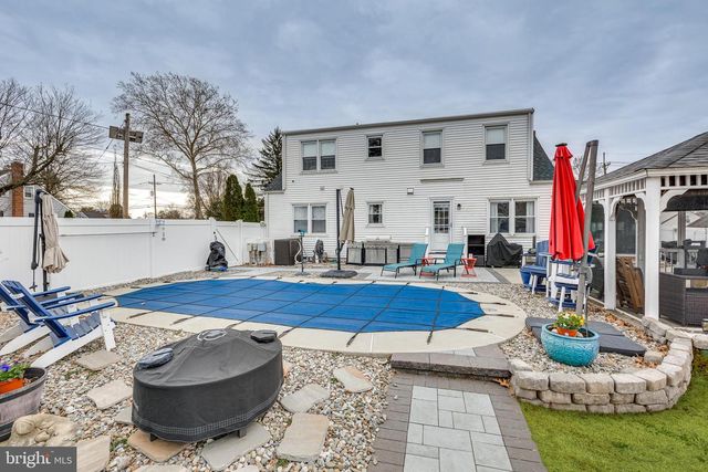 91 WILBUR HENRY DR, Florence, NJ 08518