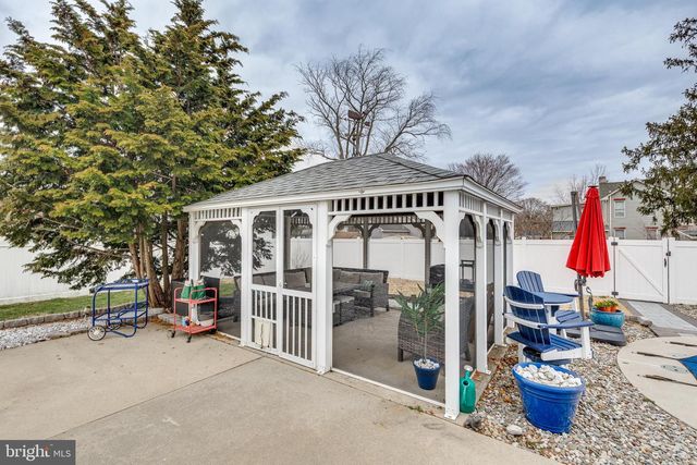 91 WILBUR HENRY DR, Florence, NJ 08518