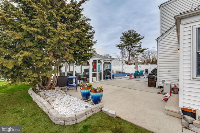 91 WILBUR HENRY DR, Florence, NJ 08518