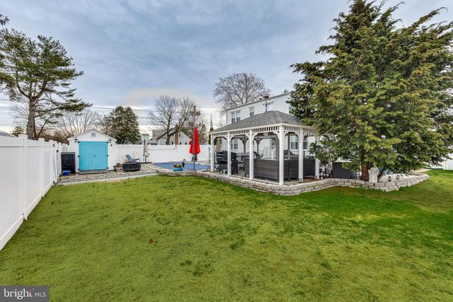 91 WILBUR HENRY DR, Florence, NJ 08518