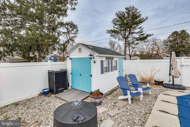 91 WILBUR HENRY DR, Florence, NJ 08518