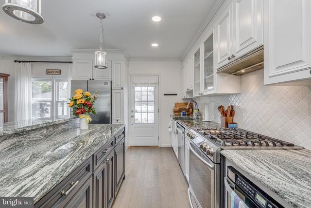 91 WILBUR HENRY DR, Florence, NJ 08518