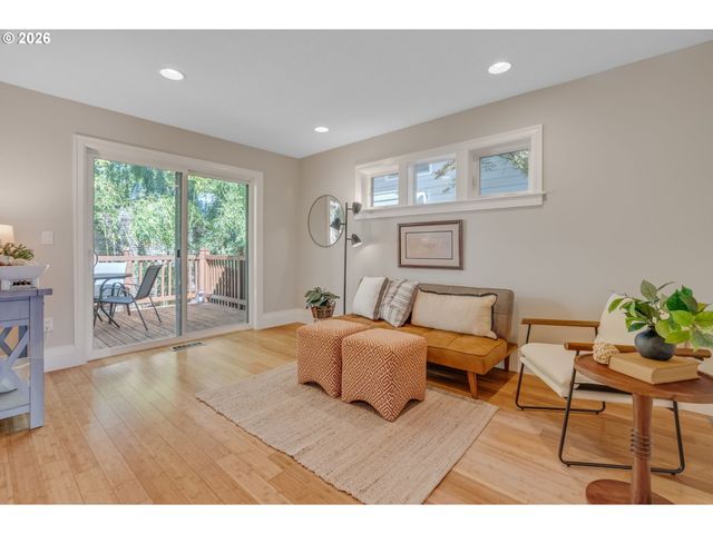 3762 N Melrose Dr, Portland, OR 97227