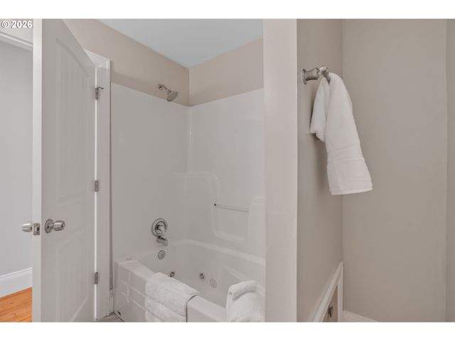 3762 N Melrose Dr, Portland, OR 97227