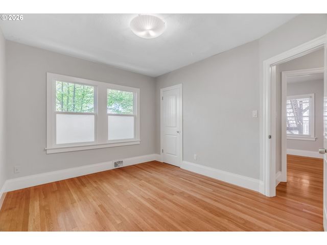 3762 N Melrose Dr, Portland, OR 97227