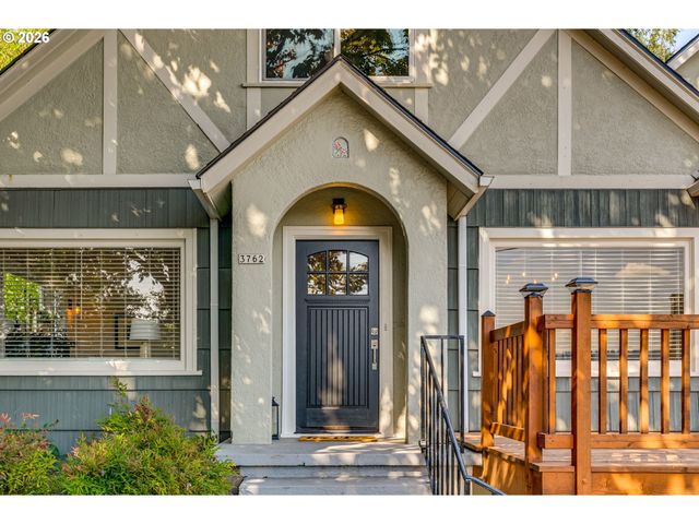 3762 N Melrose Dr, Portland, OR 97227