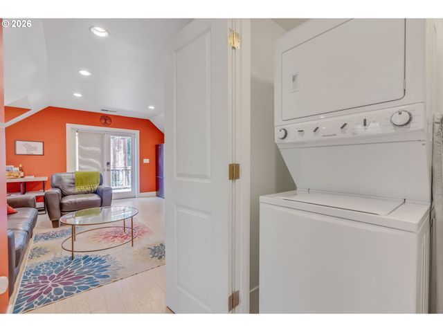 3762 N Melrose Dr, Portland, OR 97227