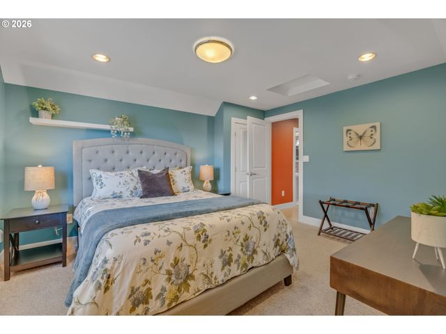 3762 N Melrose Dr, Portland, OR 97227