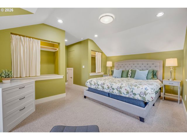 3762 N Melrose Dr, Portland, OR 97227