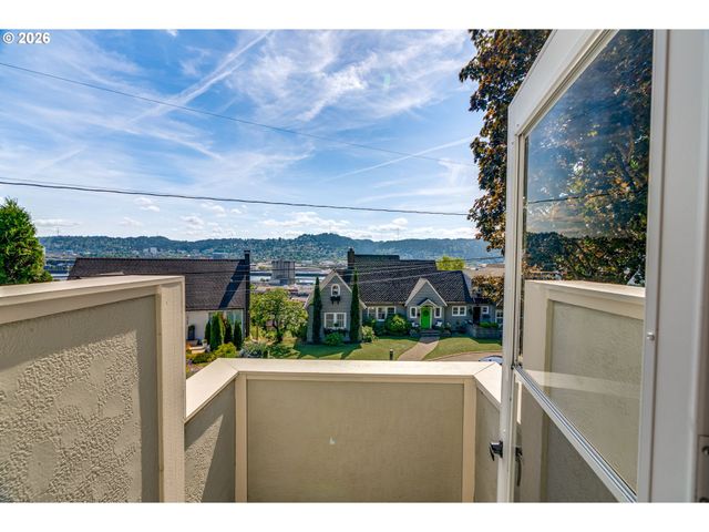 3762 N Melrose Dr, Portland, OR 97227