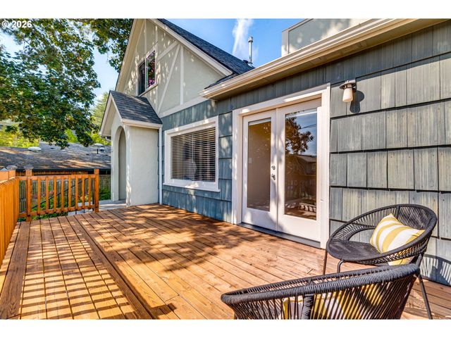 3762 N Melrose Dr, Portland, OR 97227