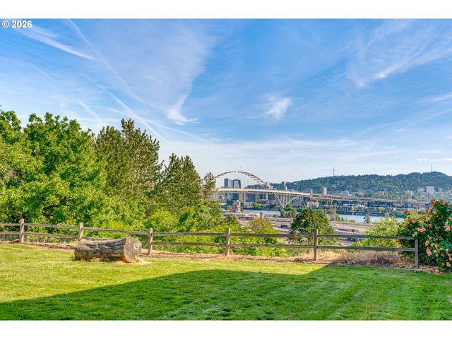3762 N Melrose Dr, Portland, OR 97227