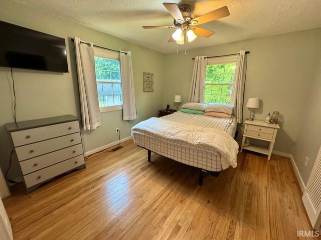 708 N Fairoaks Drive, New Castle, IN 47362