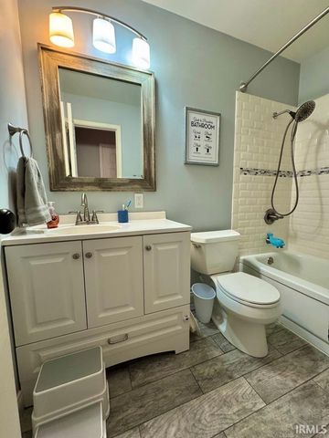 708 N Fairoaks Drive, New Castle, IN 47362