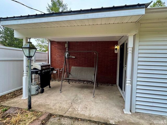 708 N Fairoaks Drive, New Castle, IN 47362