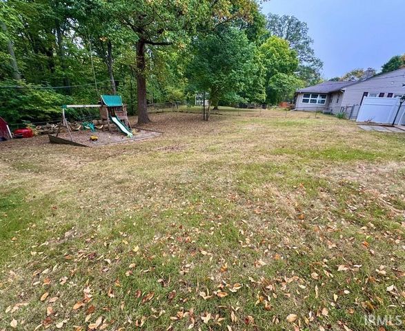 708 N Fairoaks Drive, New Castle, IN 47362