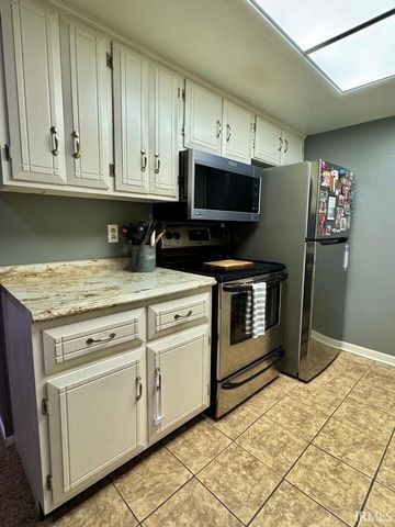 708 N Fairoaks Drive, New Castle, IN 47362