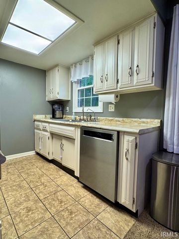 708 N Fairoaks Drive, New Castle, IN 47362