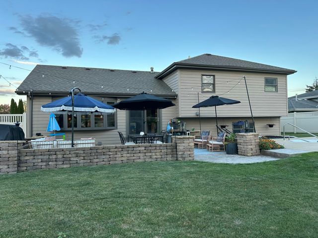 10446 W Magoun Drive, St. John, IN 46373