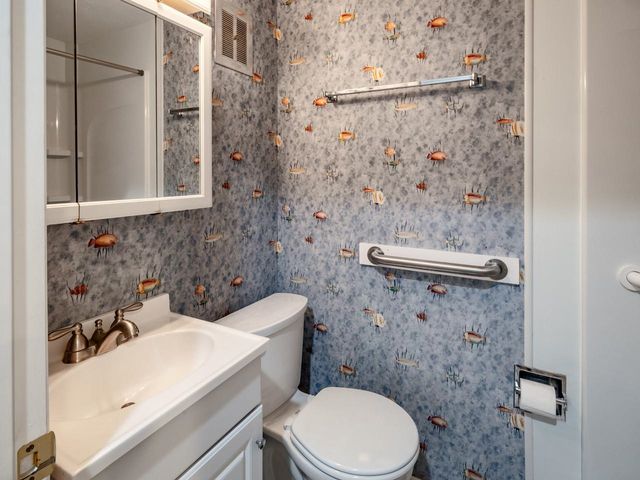 192 Killarney Drive, Burlington, VT 05408