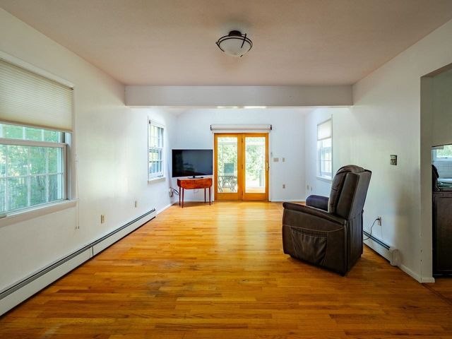 192 Killarney Drive, Burlington, VT 05408