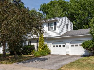 192 Killarney Drive, Burlington, VT 05408