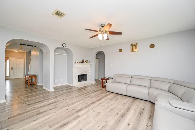 6638 Autumn Sunset Lane, Spring, TX 77379