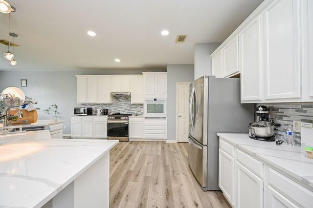 6638 Autumn Sunset Lane, Spring, TX 77379