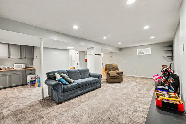 8116 Rose Petal Drive, Florence, KY 41042