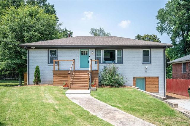 177 Silver Springs SW Circle, Atlanta, GA 30310