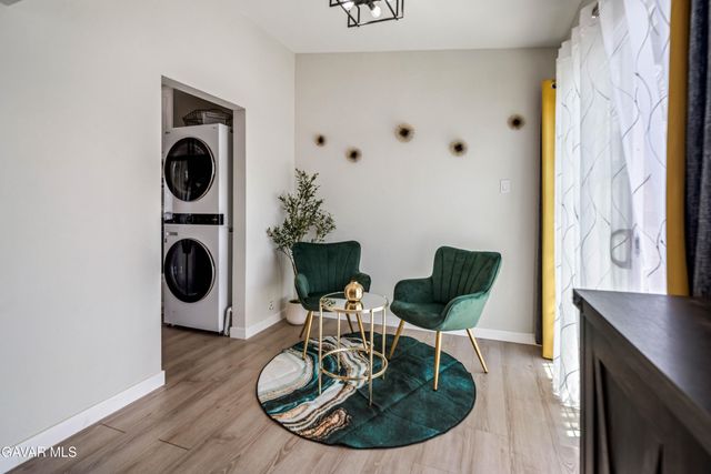 1052 W Avenue J15, Lancaster, CA 93534