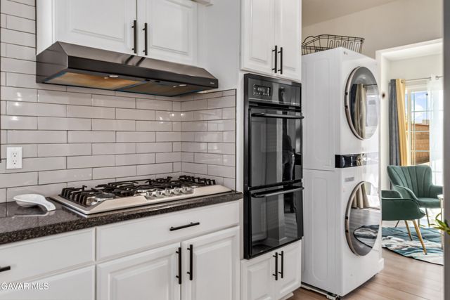 1052 W Avenue J15, Lancaster, CA 93534