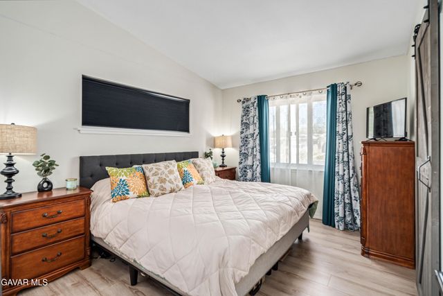 1052 W Avenue J15, Lancaster, CA 93534