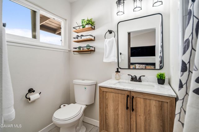 1052 W Avenue J15, Lancaster, CA 93534