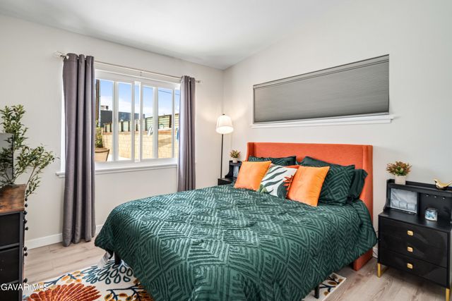 1052 W Avenue J15, Lancaster, CA 93534