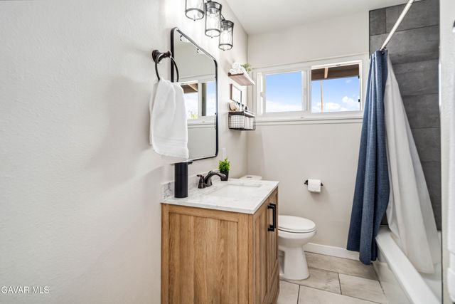 1052 W Avenue J15, Lancaster, CA 93534