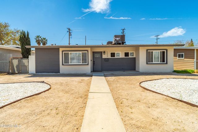 1052 W Avenue J15, Lancaster, CA 93534