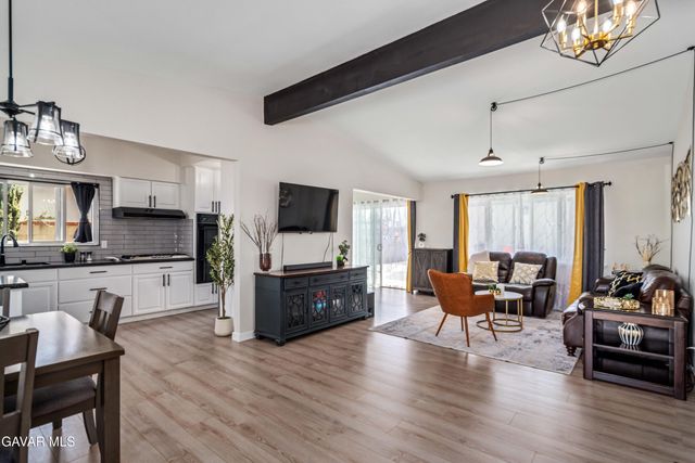 1052 W Avenue J15, Lancaster, CA 93534