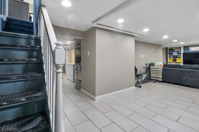 330 Simons Ave, Hackensack City, NJ 07601