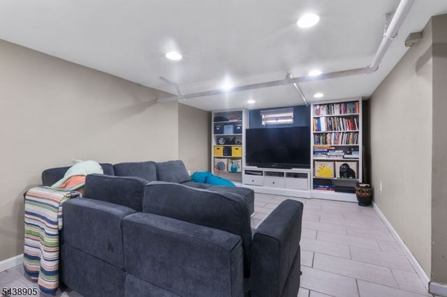 330 Simons Ave, Hackensack City, NJ 07601
