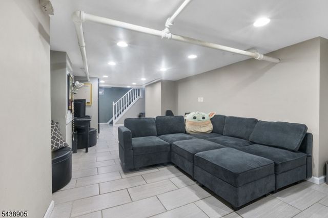 330 Simons Ave, Hackensack City, NJ 07601