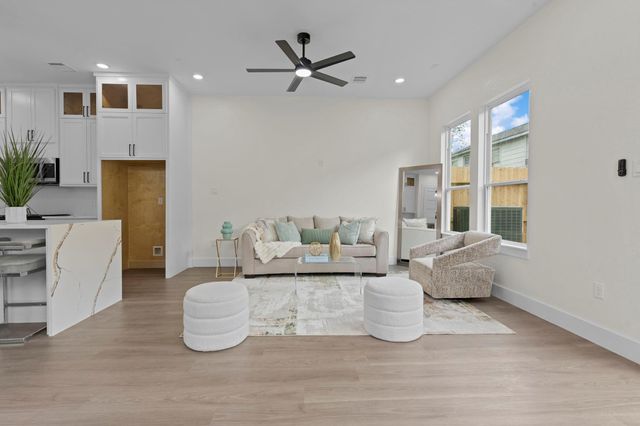 6818 Avenue F Unit B, Houston, TX 77011