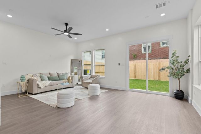 6818 Avenue F Unit B, Houston, TX 77011