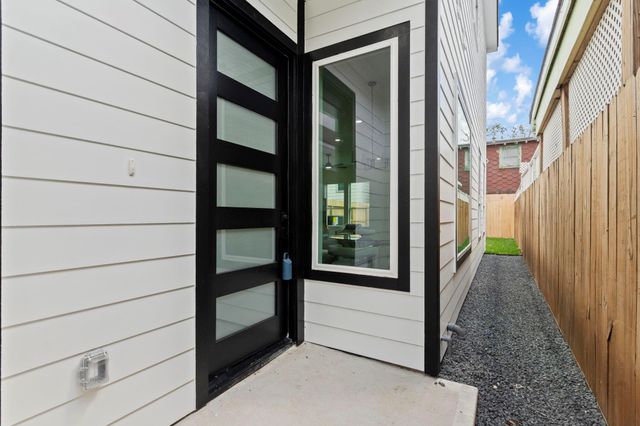 6818 Avenue F Unit B, Houston, TX 77011