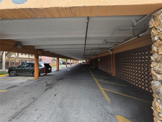 295 NW 72nd Ave 207, Miami, FL 33126