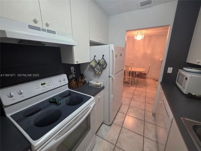 295 NW 72nd Ave 207, Miami, FL 33126